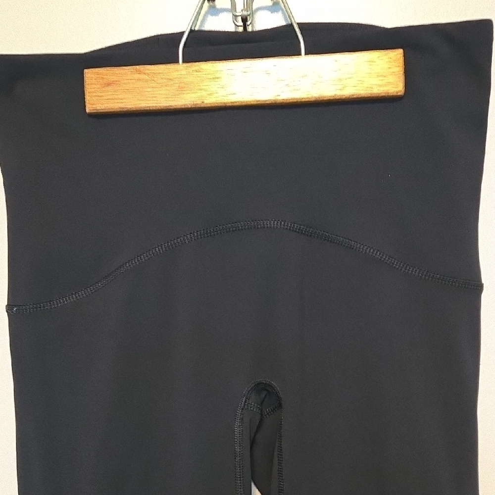 Spanx Booty Boost Active Yoga Flare Pants Black Large Petite - Picture 4 of 8